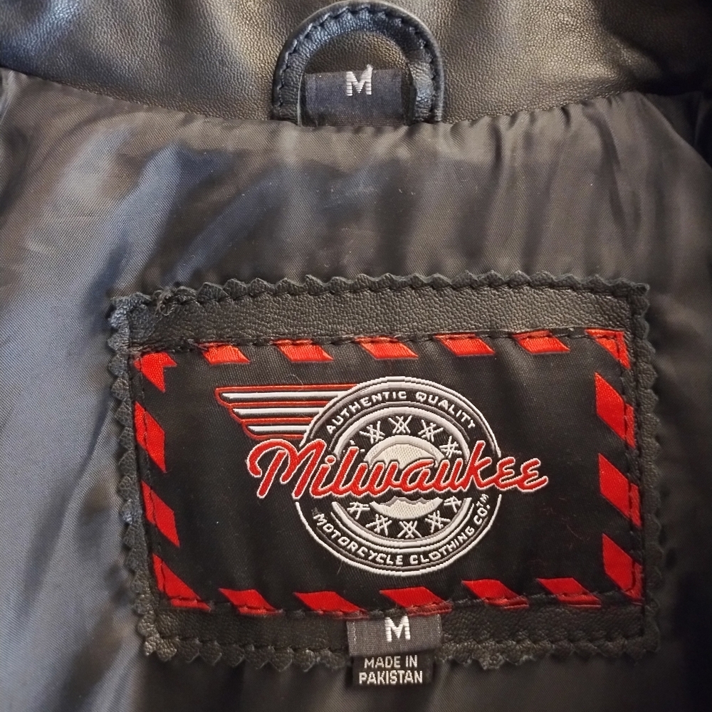 Milwaukee Black Leather Motorcycle Jacket Women’s Size Medium - Picture 4 of 16